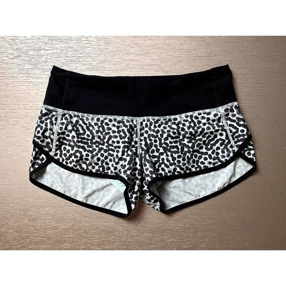 Lululemon Run Times Short 2.5" ACE SPOT Tranquil Blue Polka Dot Black Size 6 EUC - Picture 1 of 5